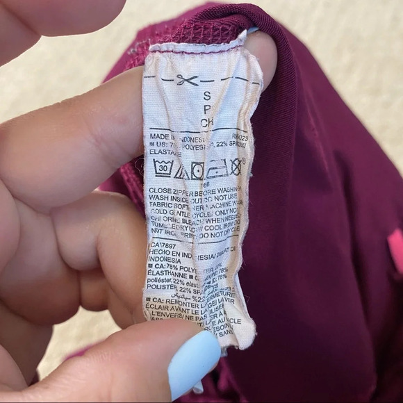 Old Navy Active Maroon Go Dry Full Length Compression Leggings Women’s Small - Picture 11 of 12